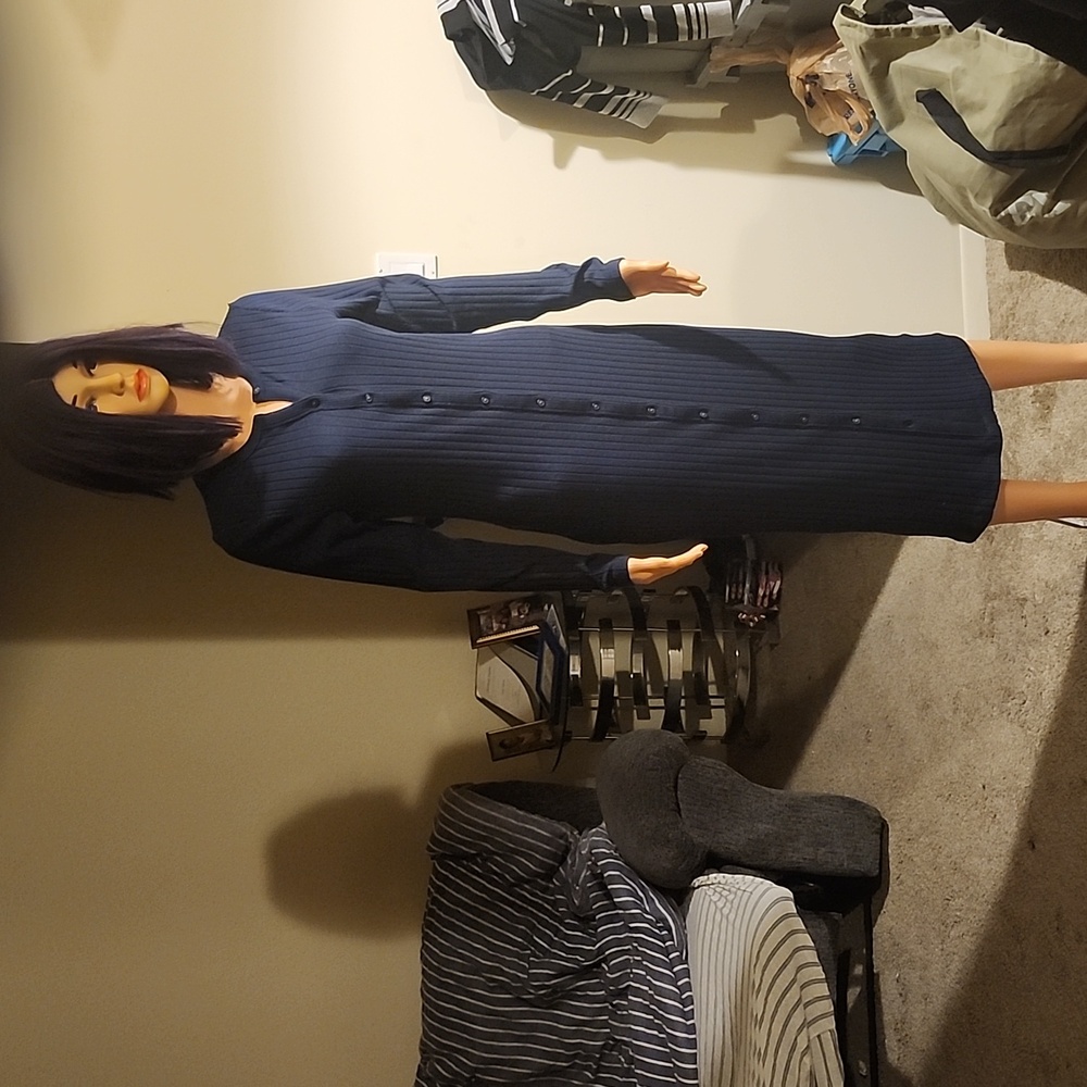 A Women's Old Navy Dress